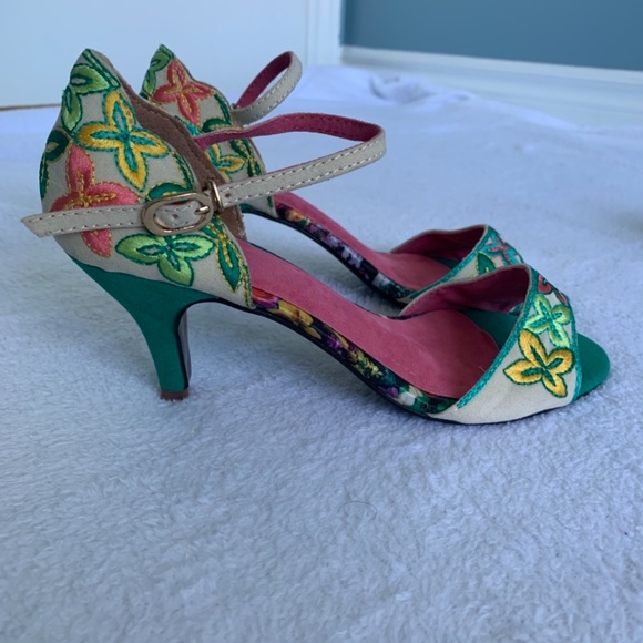 Embroidery sandal - Picture 3 of 5